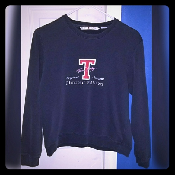 Tommy Hilfiger Tops - Vintage Tommy Hilfiger Pullover